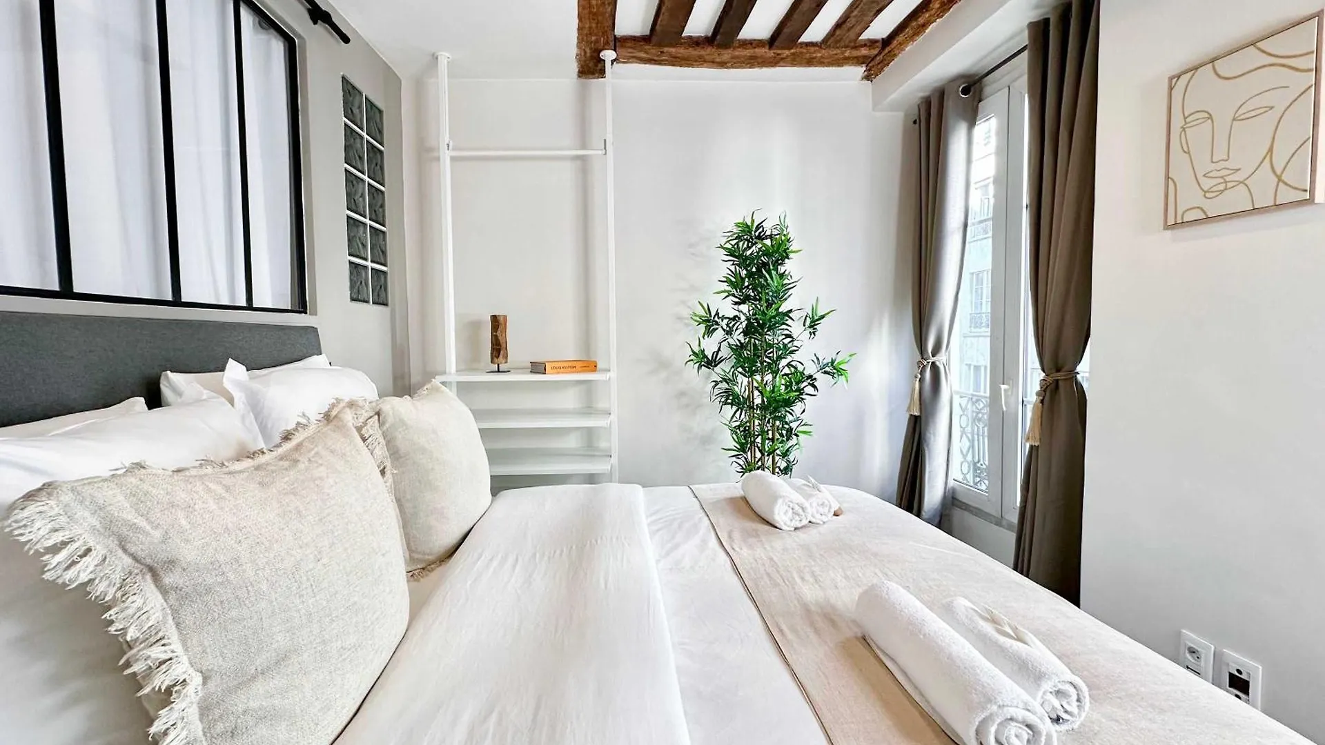 Brand New In Le Marais Parigi