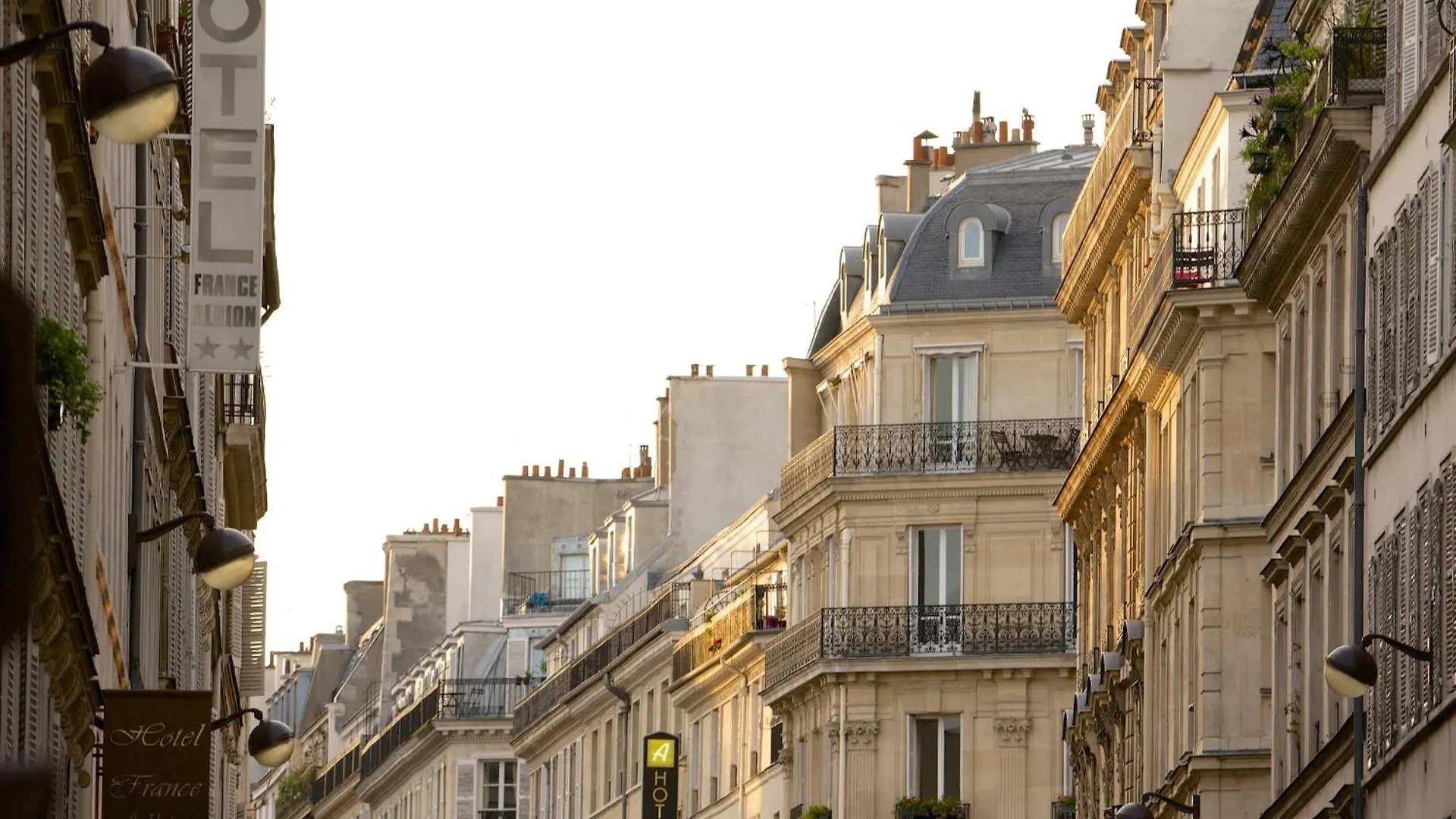 Brand New In Le Marais * Paris